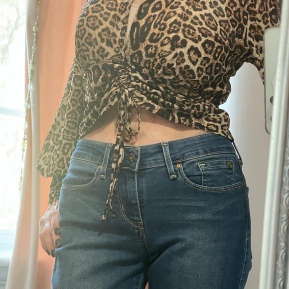 Animal Print Light Blouse with Rouching or No Rouching Pull - Picture 7 of 14